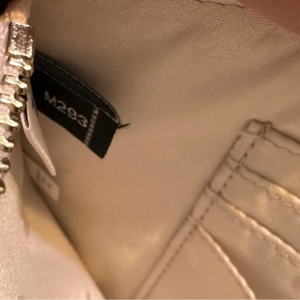 Kate Spade ♠️ NWOT GENUINE blush Pink soldout color Wristlet,gold pin mount logo